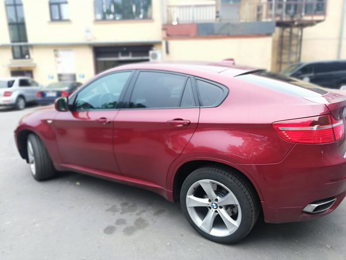 Auto stiklu tonēšana Rīgā, Logu tonēšana cena,Auto stiklu aptumšošana,Auto plēves